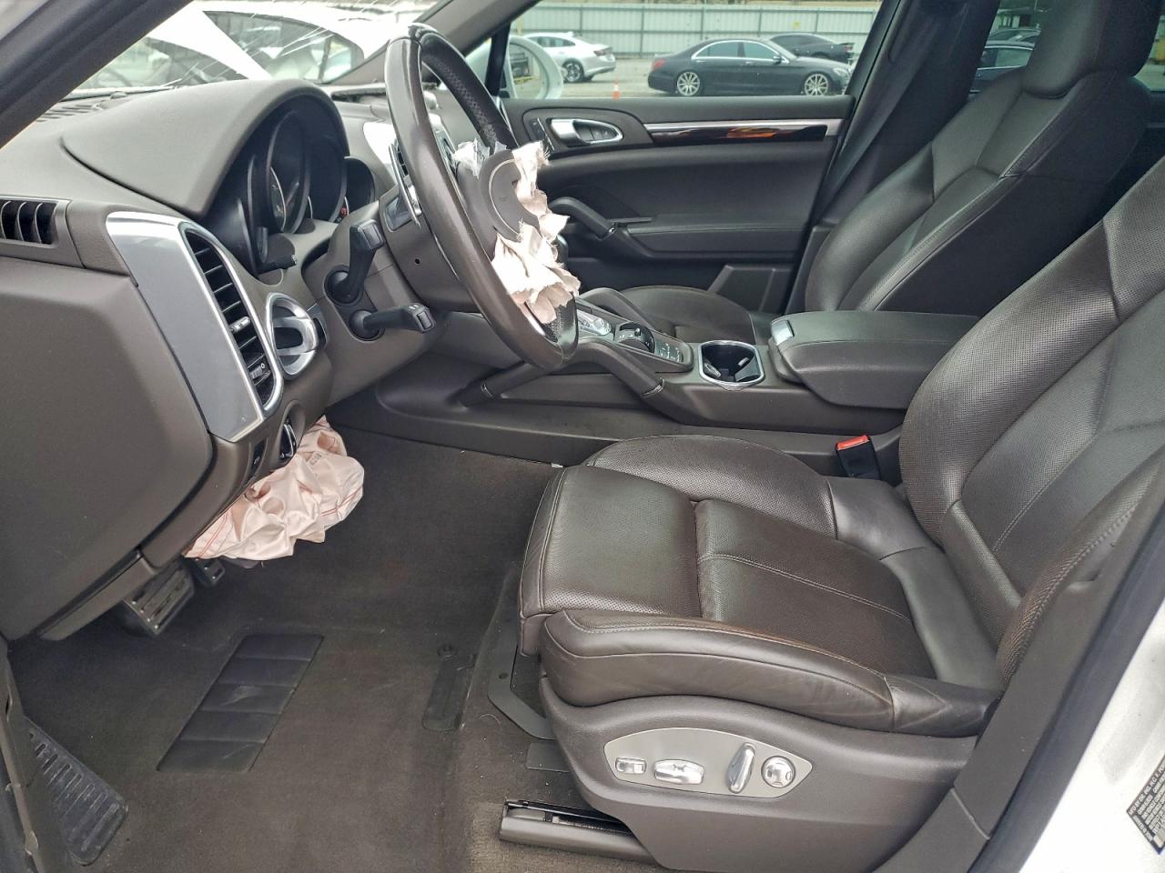 2016 PORSCHE CAYENNE S photo 19