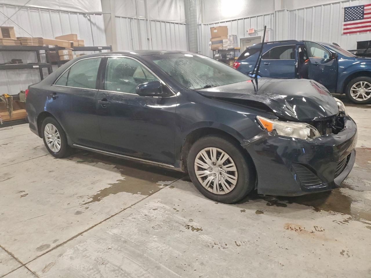 2013 TOYOTA CAMRY L photo 4