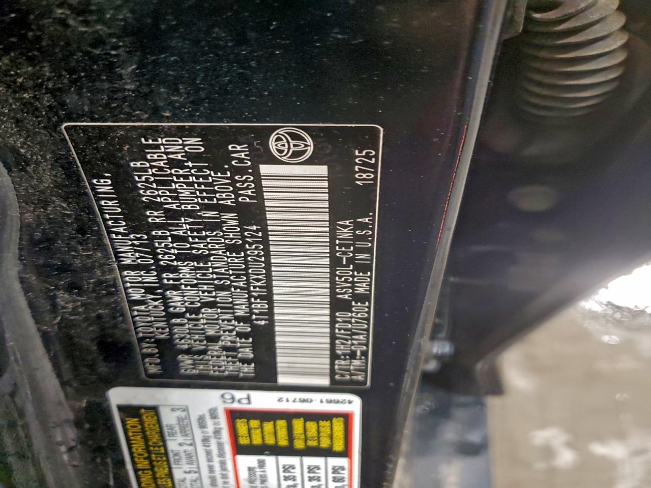 2013 TOYOTA CAMRY L photo 12