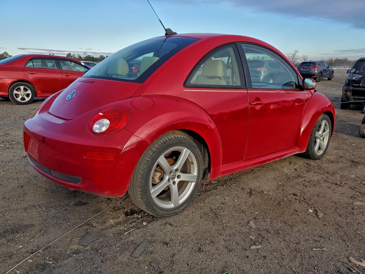 2009 VOLKSWAGEN NEW BEETLE S photo 3
