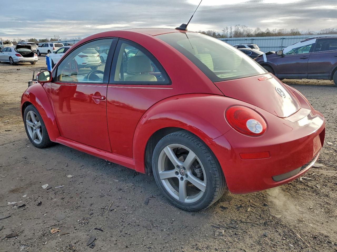 2009 VOLKSWAGEN NEW BEETLE S photo 2