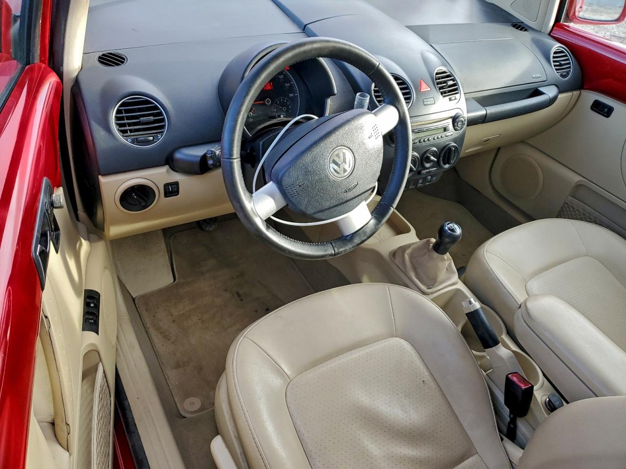 2009 VOLKSWAGEN NEW BEETLE S photo 8