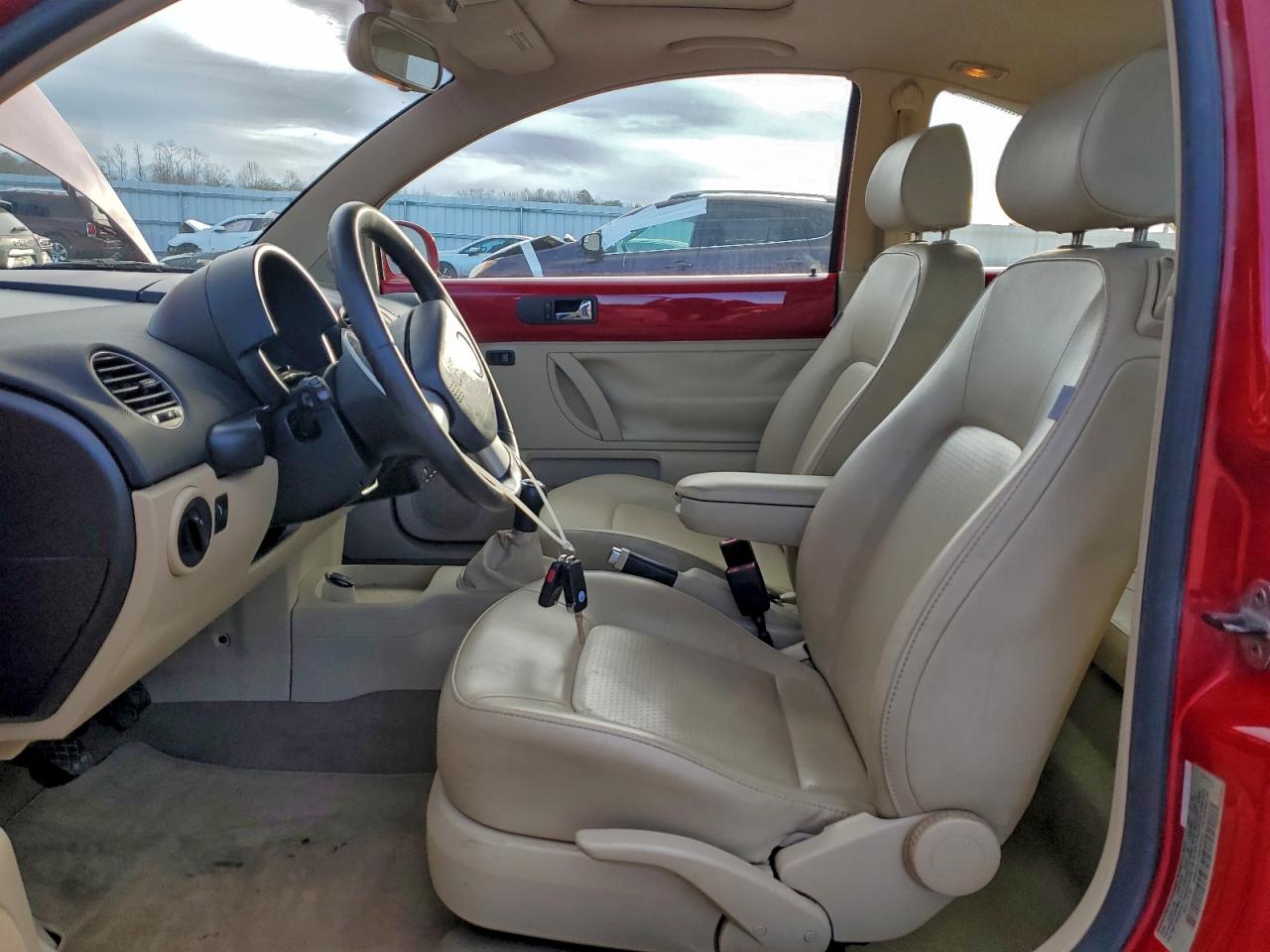 2009 VOLKSWAGEN NEW BEETLE S photo 7