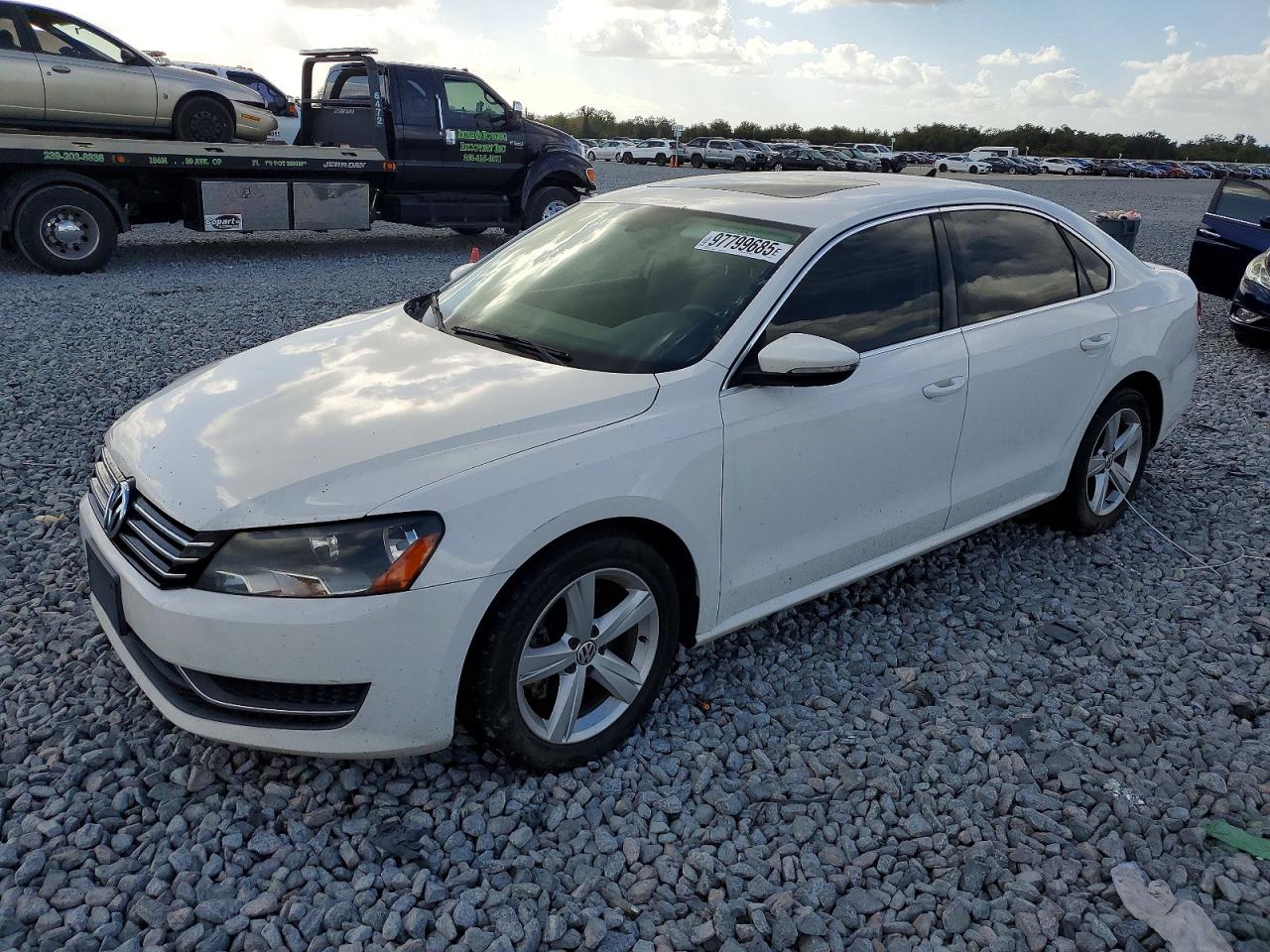 2012 VOLKSWAGEN PASSAT