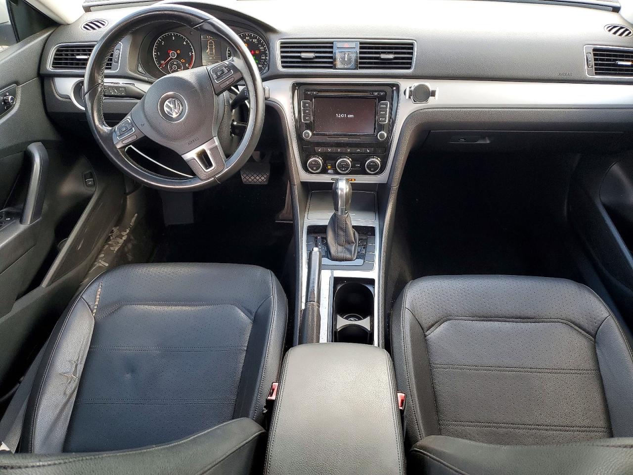 2012 VOLKSWAGEN PASSAT SE photo 8