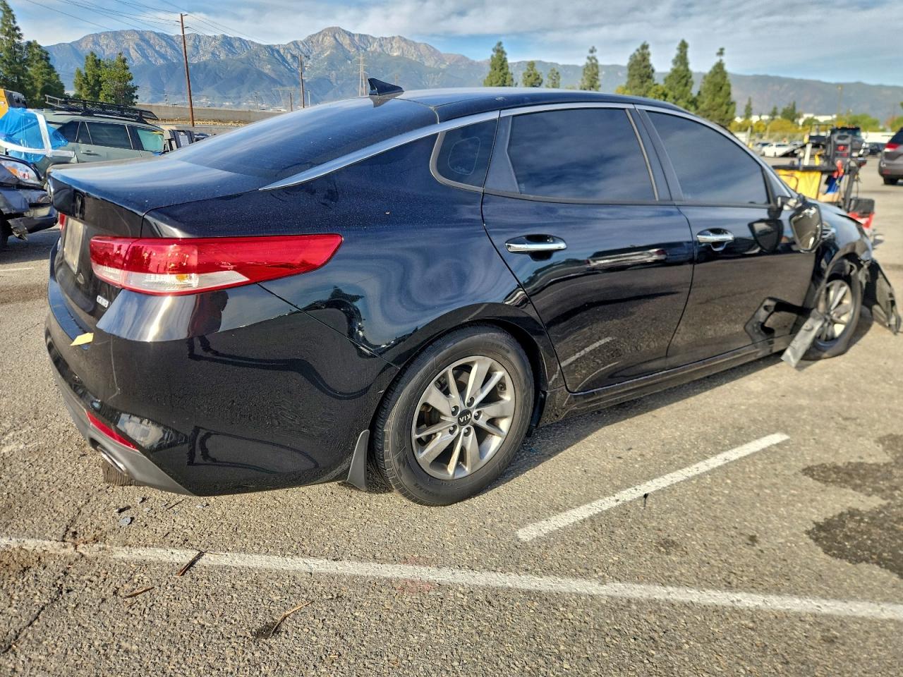 2016 KIA OPTIMA LX photo 3