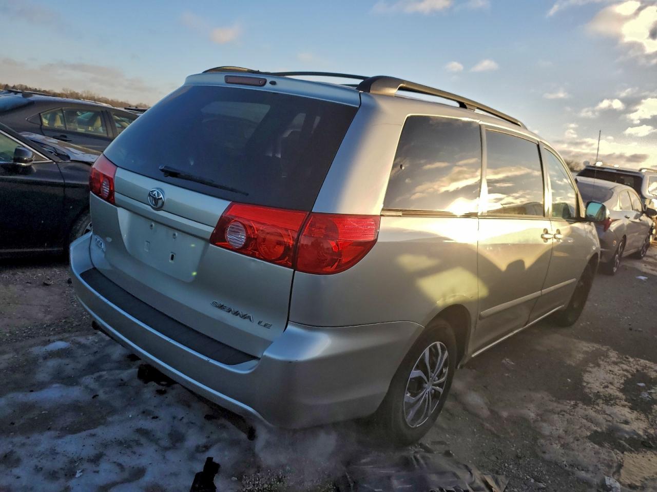 2006 TOYOTA SIENNA CE photo 3