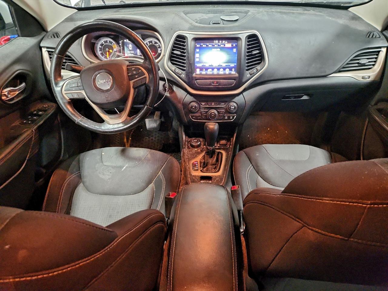 2016 JEEP CHEROKEE LATITUDE photo 8