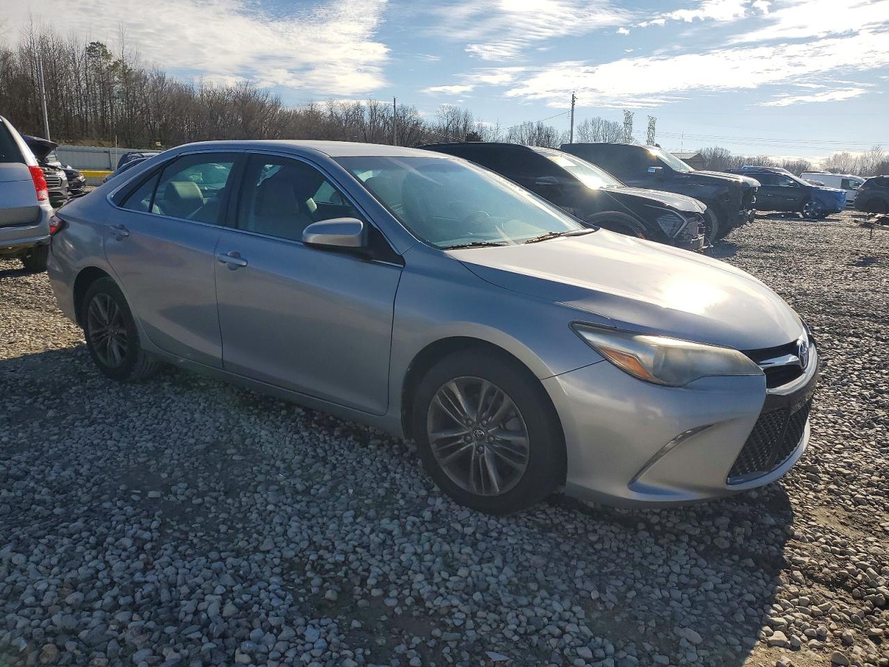 2017 TOYOTA CAMRY LE photo 4