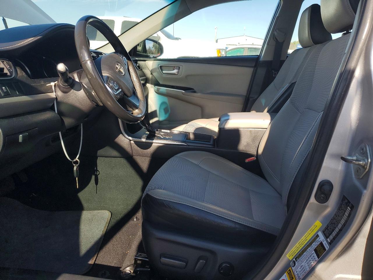 2017 TOYOTA CAMRY LE photo 7