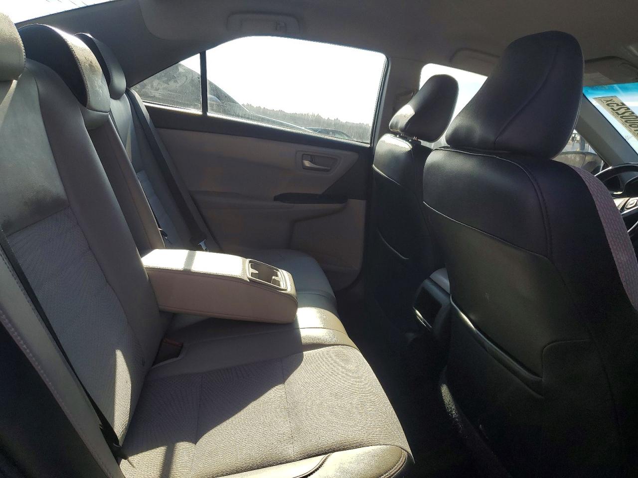 2017 TOYOTA CAMRY LE photo 10