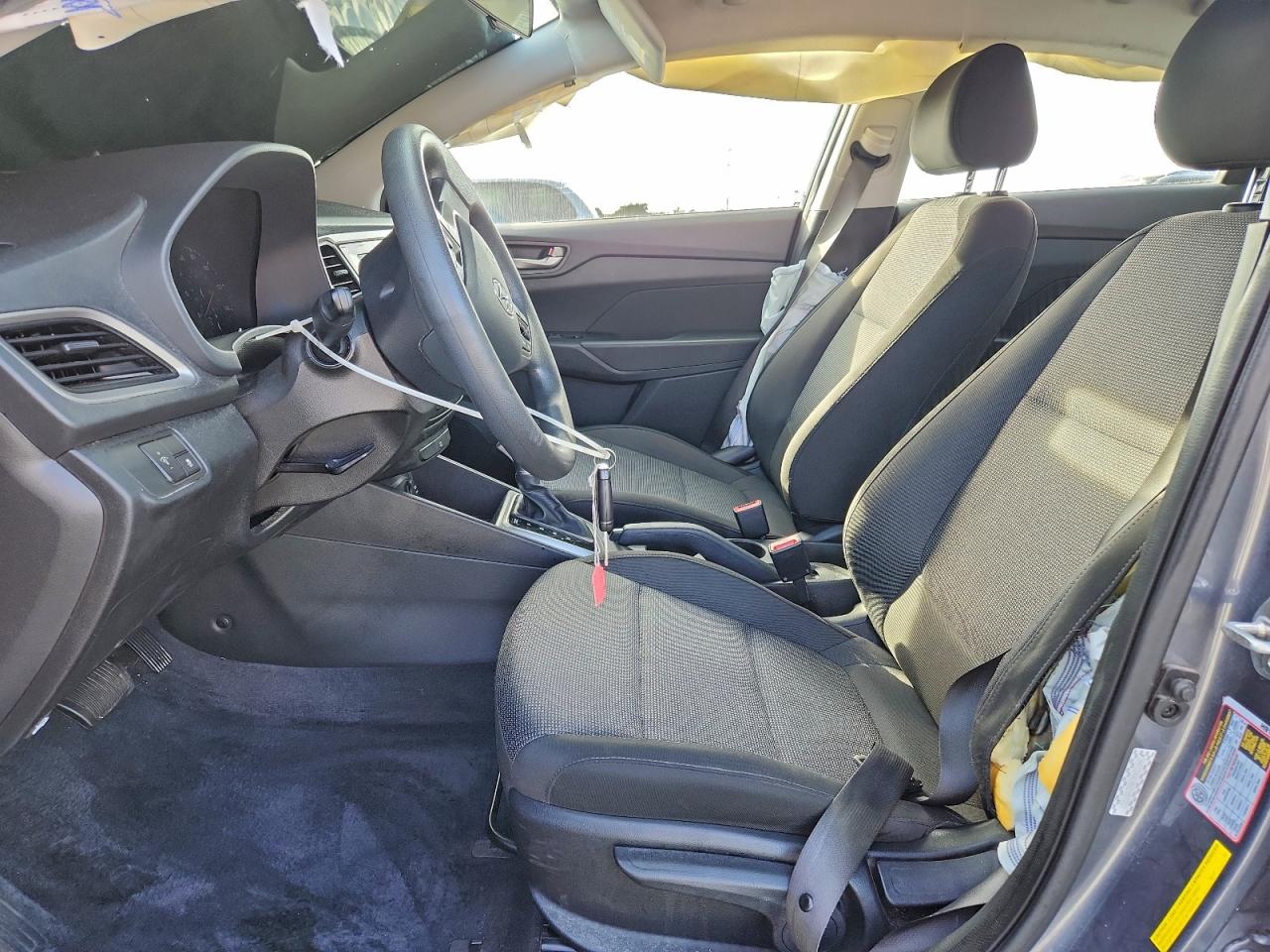 2019 HYUNDAI ACCENT SE photo 19