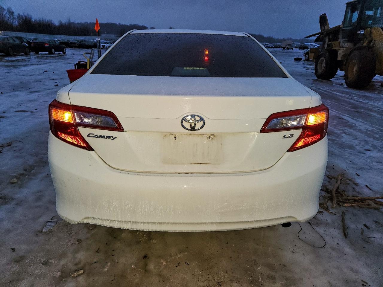 2013 TOYOTA CAMRY L photo 6