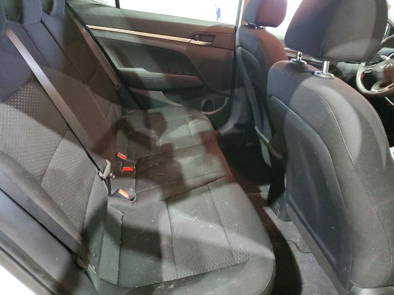 2019 HYUNDAI ELANTRA SE photo 10