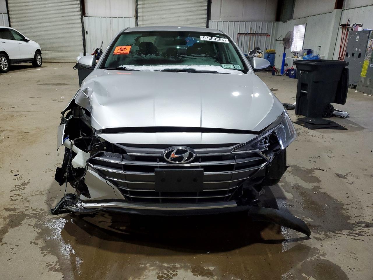 2019 HYUNDAI ELANTRA SE photo 5