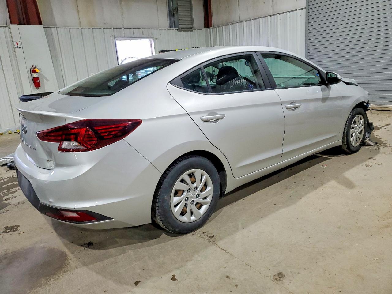 2019 HYUNDAI ELANTRA SE photo 3