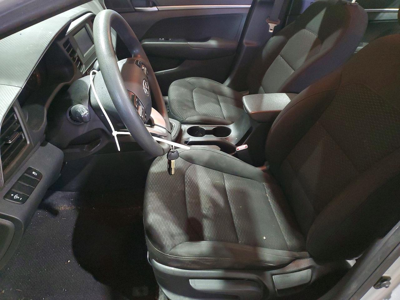 2019 HYUNDAI ELANTRA SE photo 7
