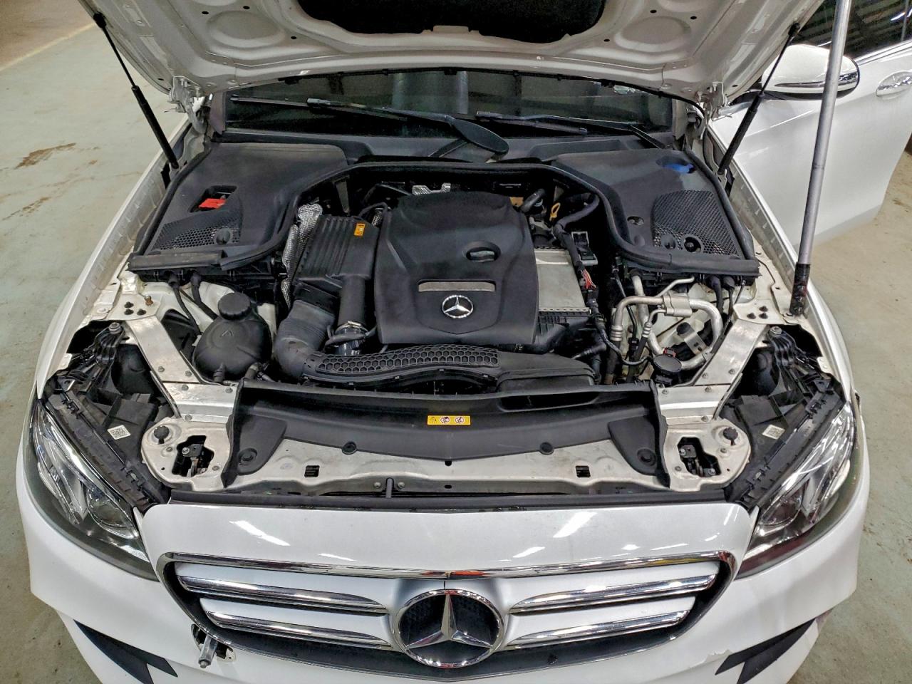 2018 MERCEDES-BENZ E 300 photo 31
