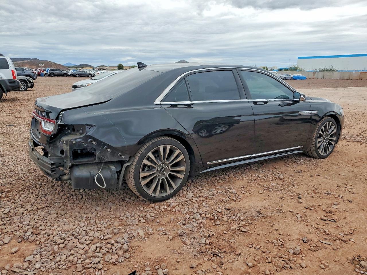 2018 LINCOLN CONTINENTAL RESERVE photo 3