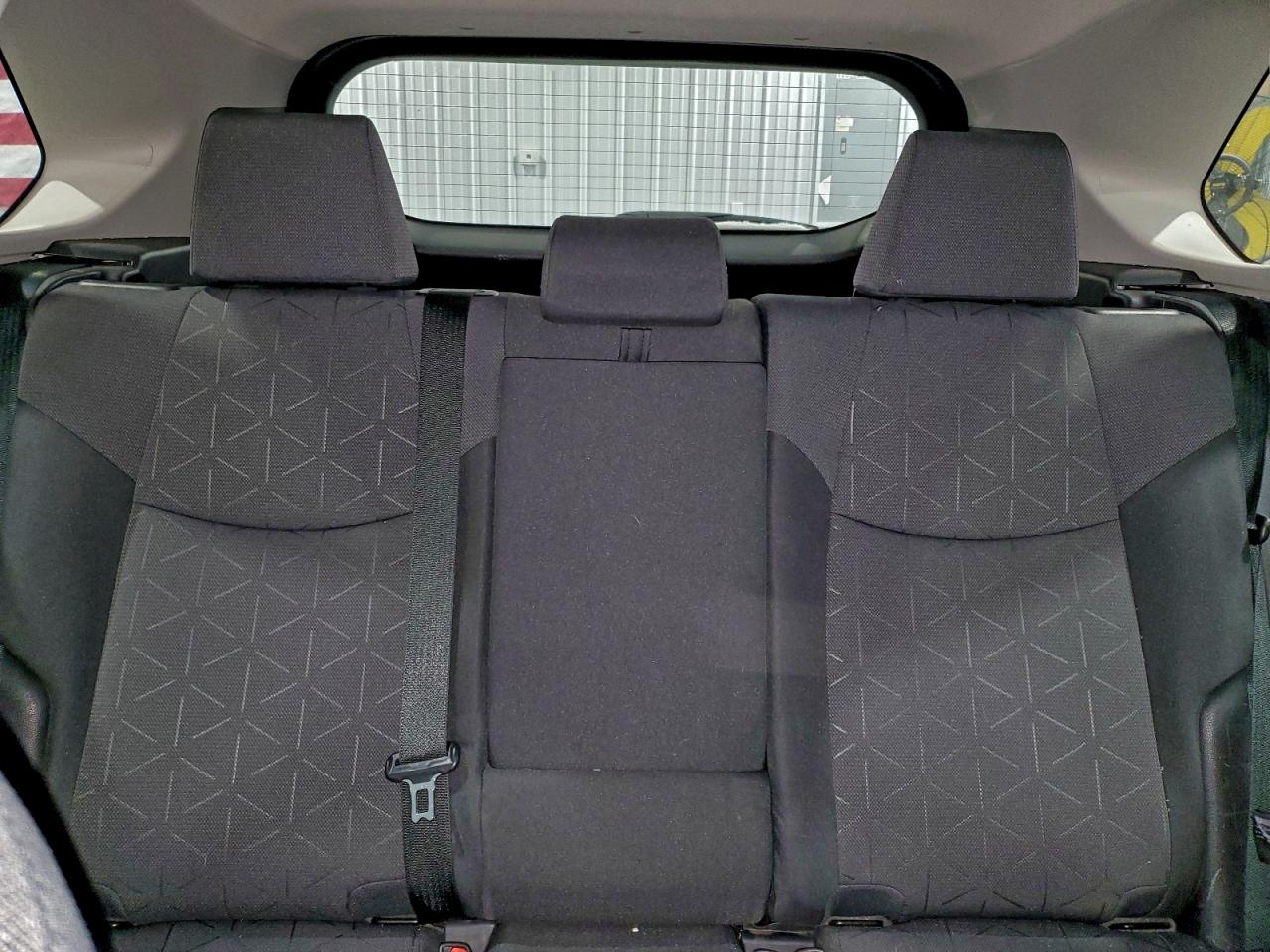 2022 TOYOTA RAV4 XLE photo 10