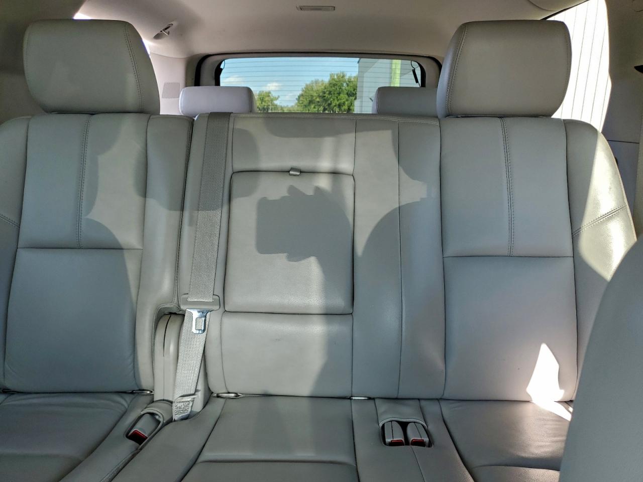 2011 CHEVROLET SUBURBAN K1500 LT photo 10