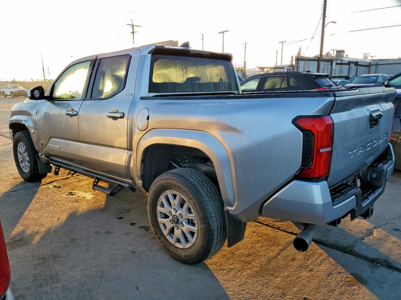 2024 TOYOTA TACOMA DOUBLE CAB photo 3