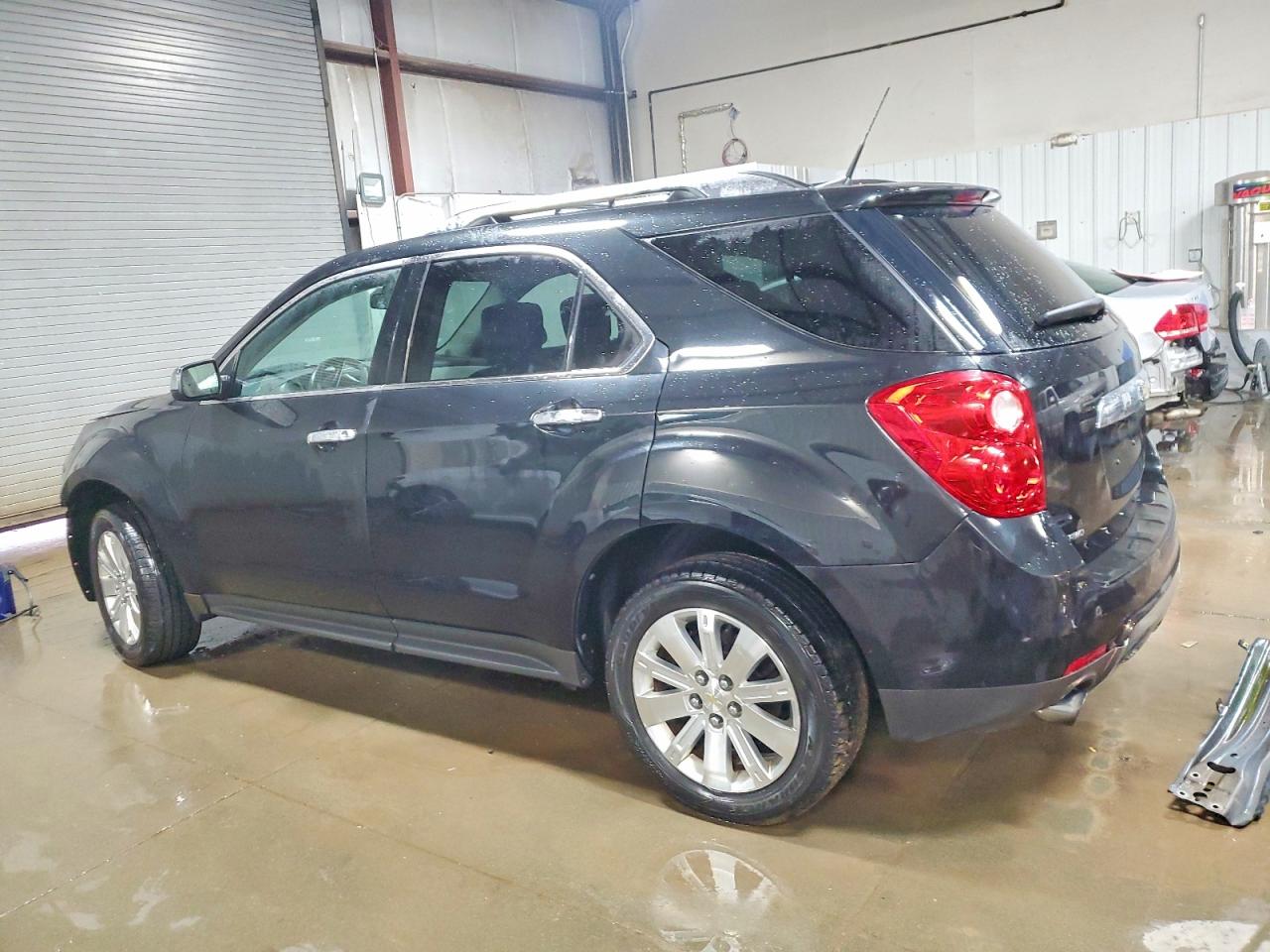 2010 CHEVROLET EQUINOX LT photo 3