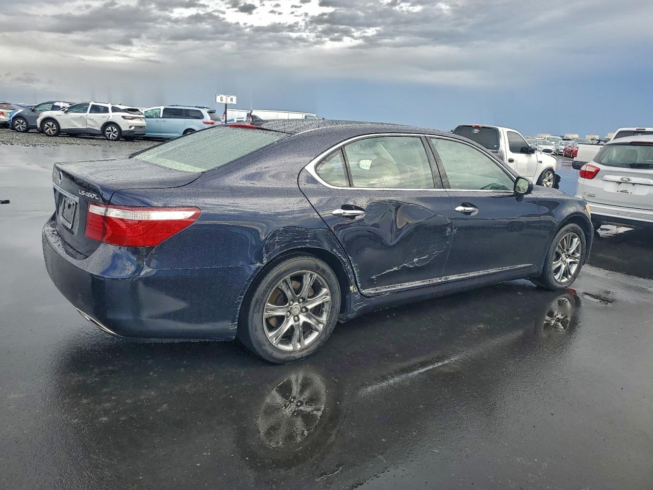 2009 LEXUS LS 460L photo 3