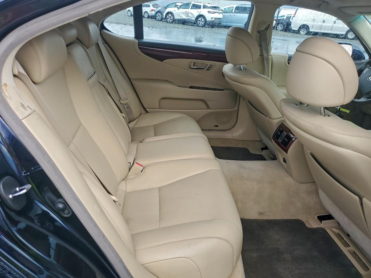 2009 LEXUS LS 460L photo 10
