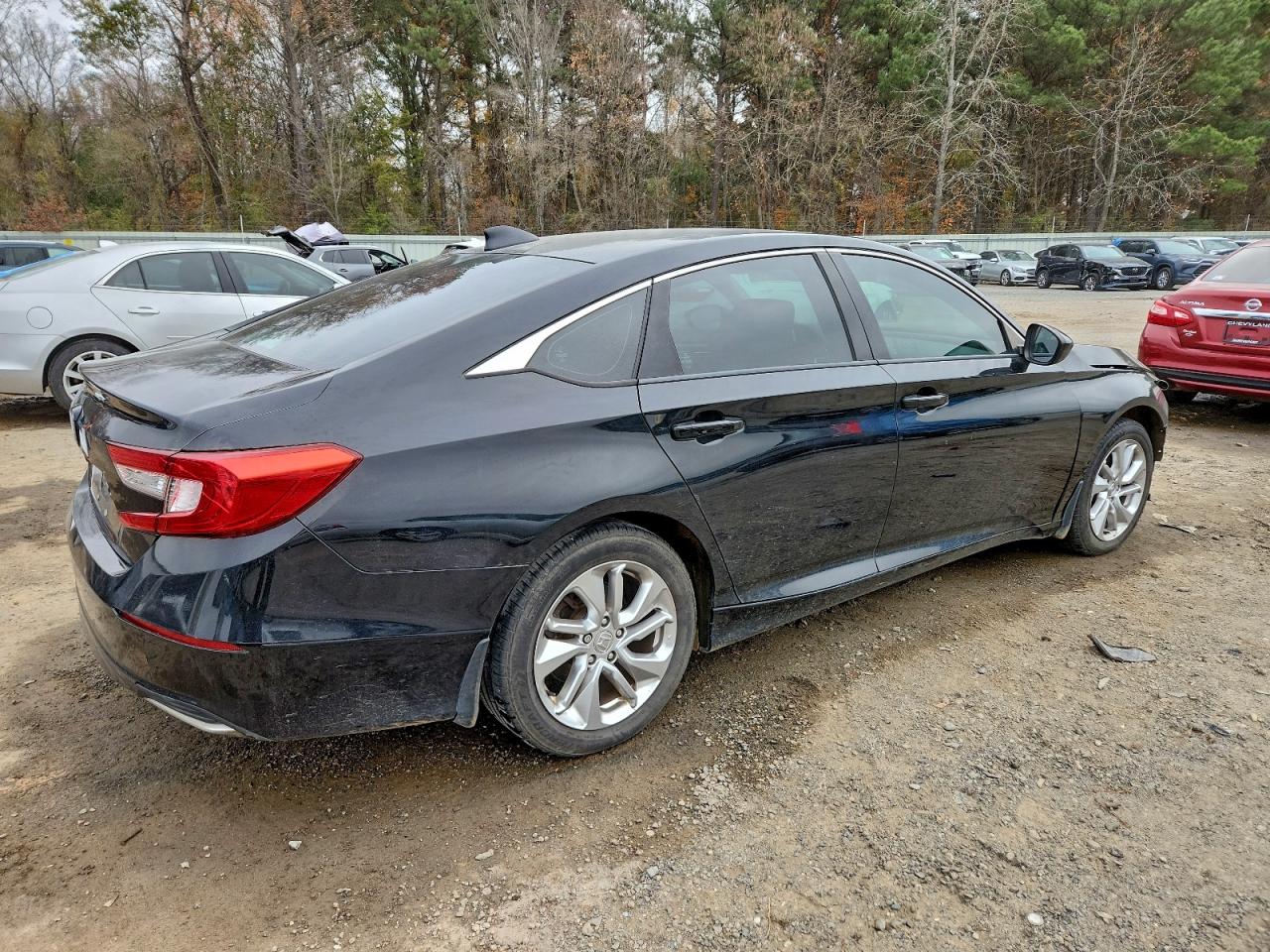 2018 HONDA ACCORD LX photo 3