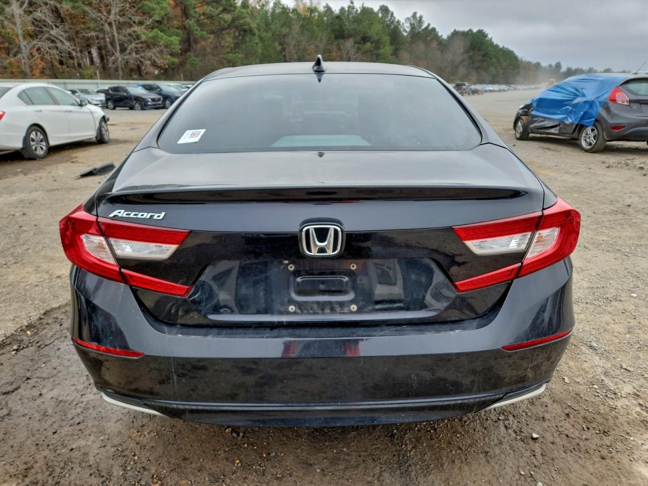 2018 HONDA ACCORD LX photo 6