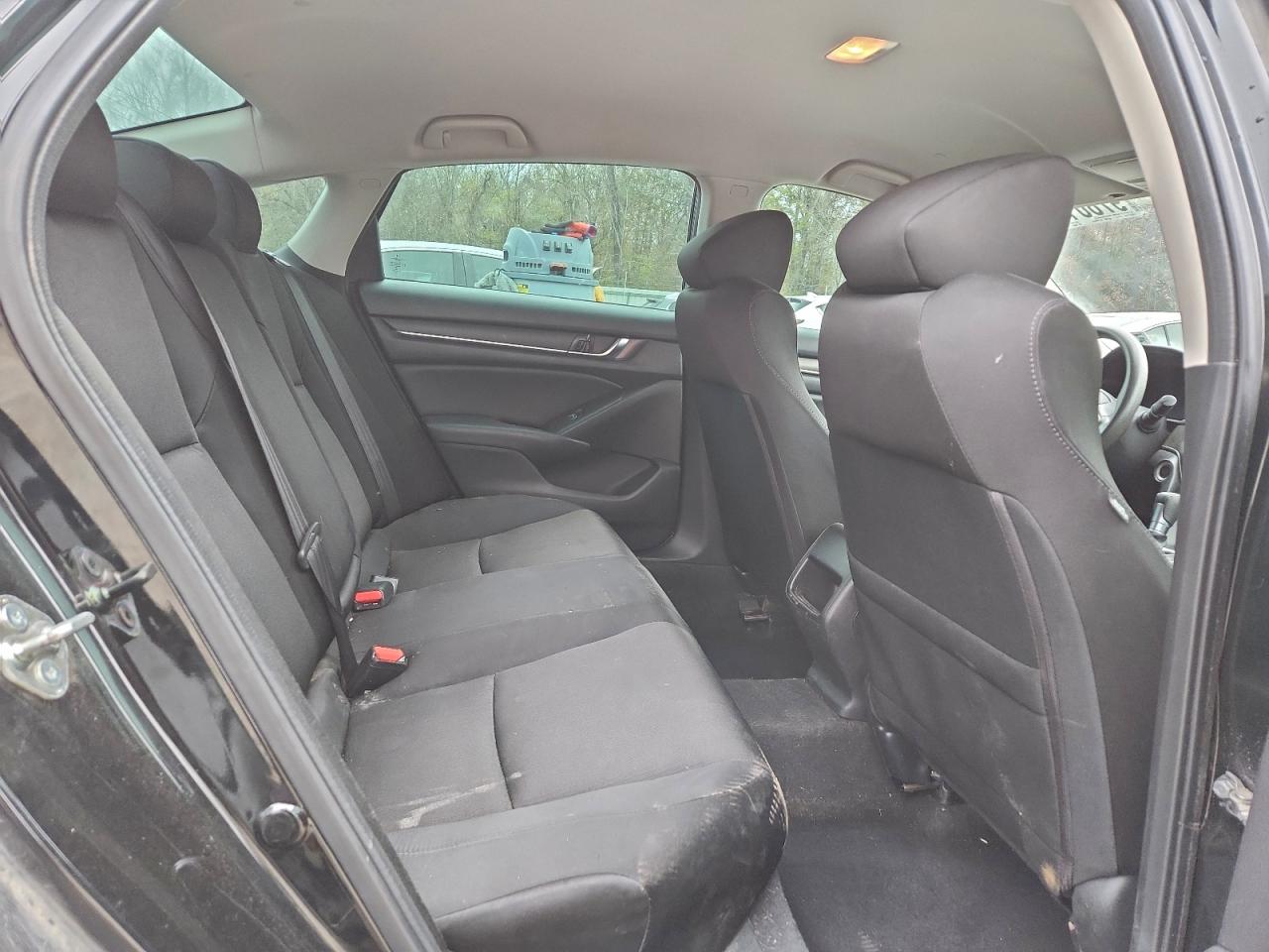 2018 HONDA ACCORD LX photo 10