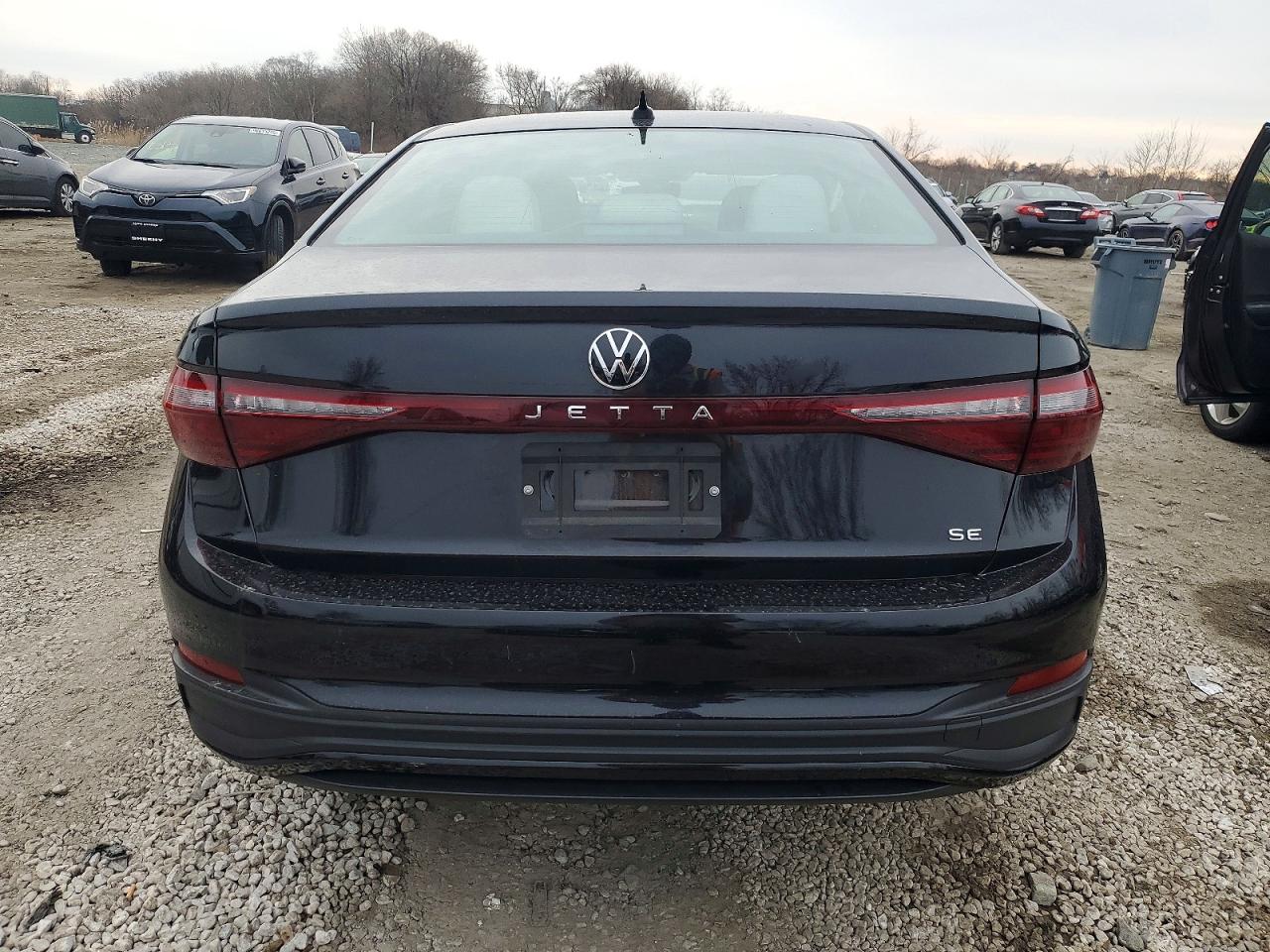 2025 VOLKSWAGEN JETTA SE photo 11