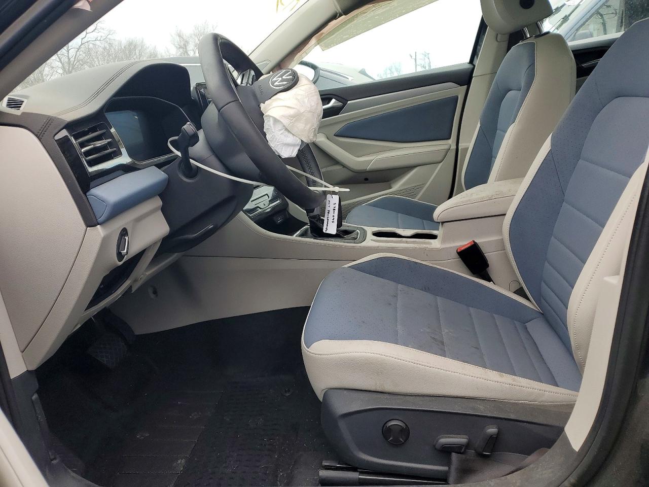 2025 VOLKSWAGEN JETTA SE photo 13
