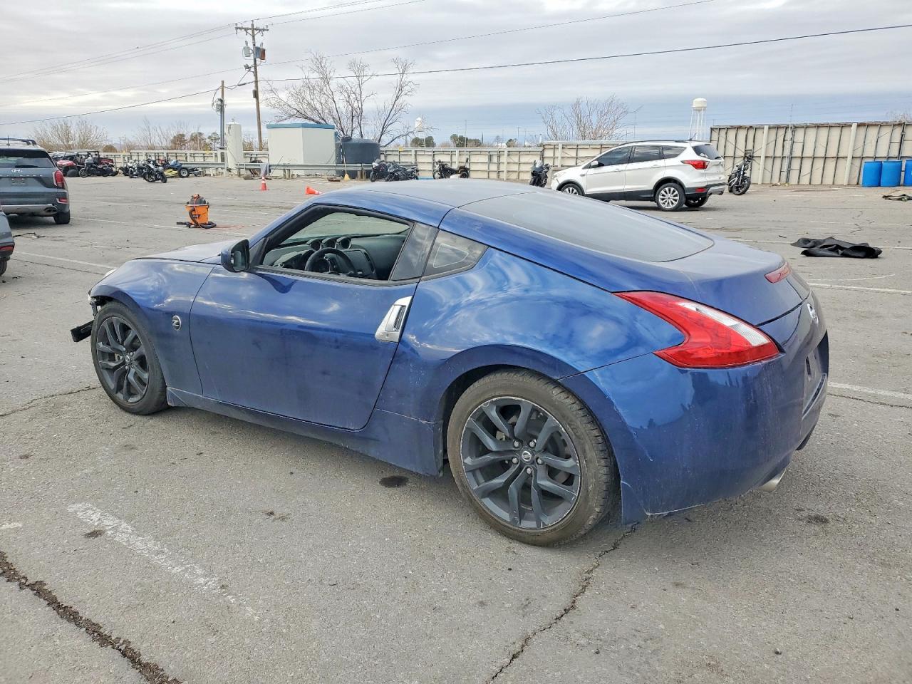 2017 NISSAN 370Z BASE photo 2