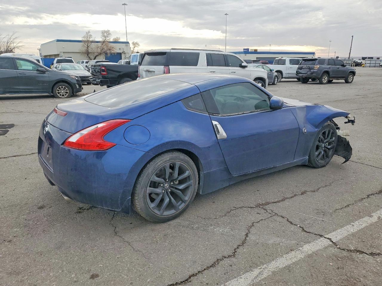 2017 NISSAN 370Z BASE photo 3