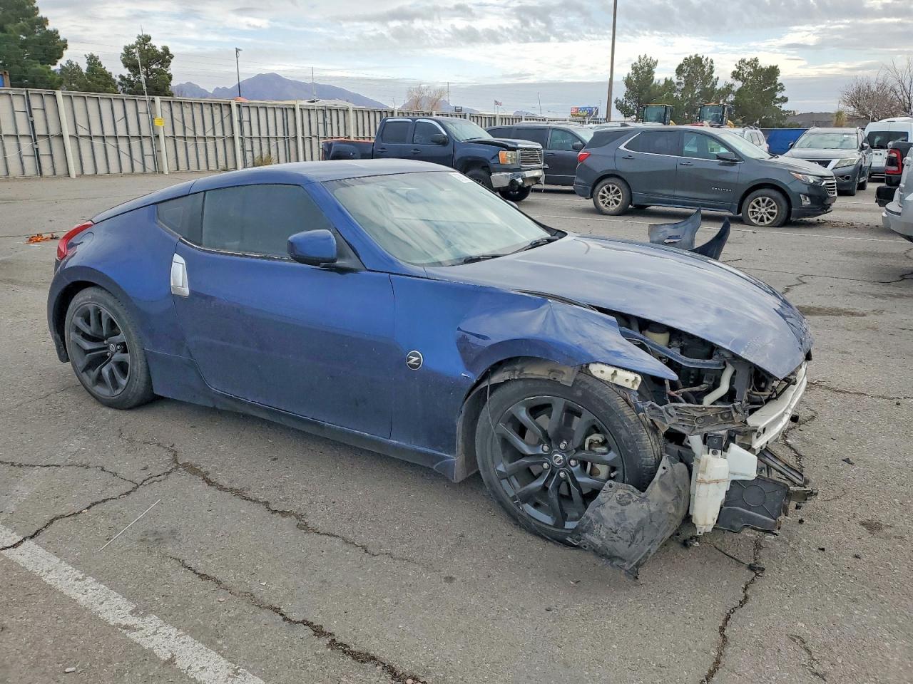 2017 NISSAN 370Z BASE photo 4