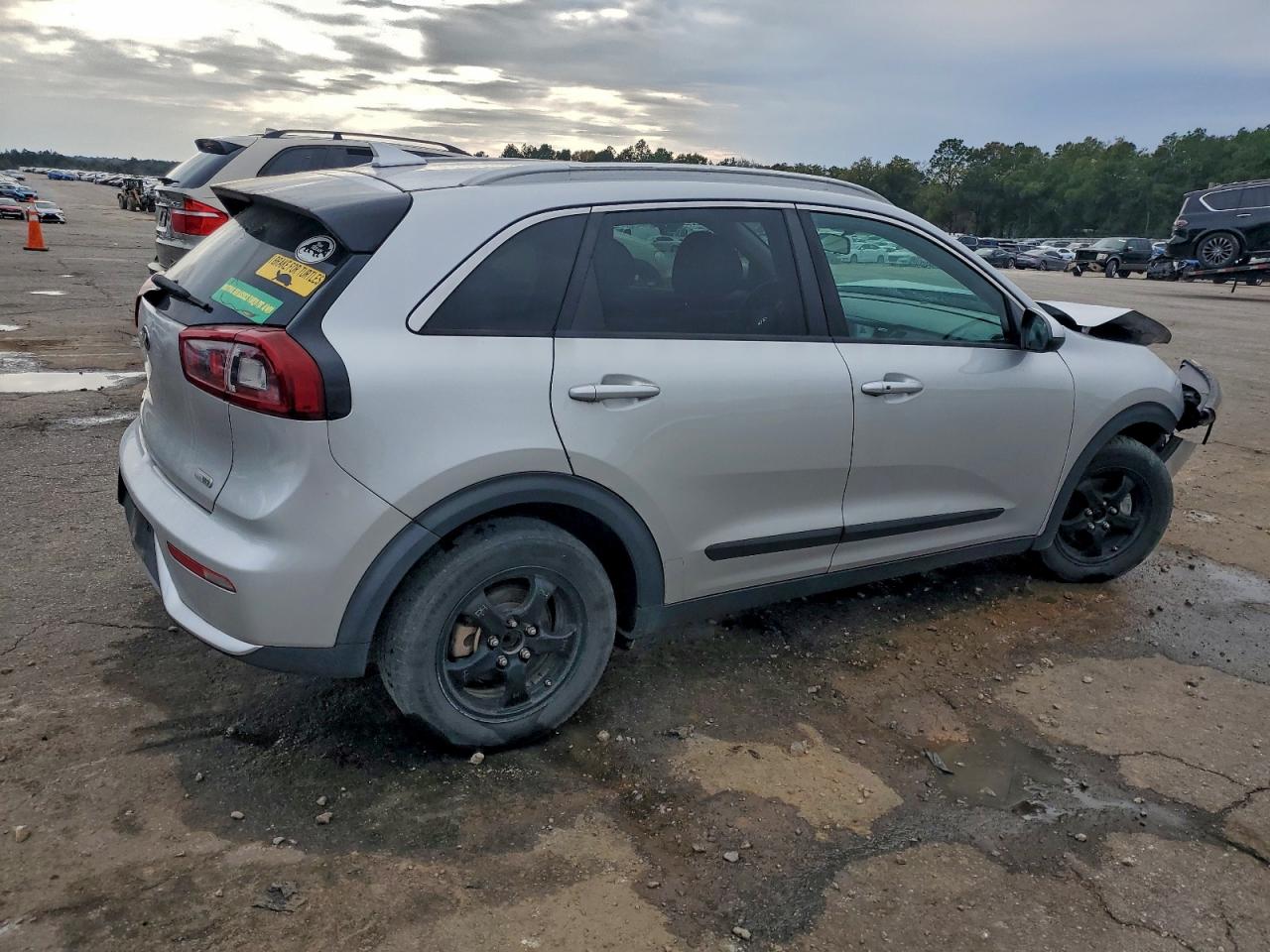 2018 KIA NIRO FE photo 3