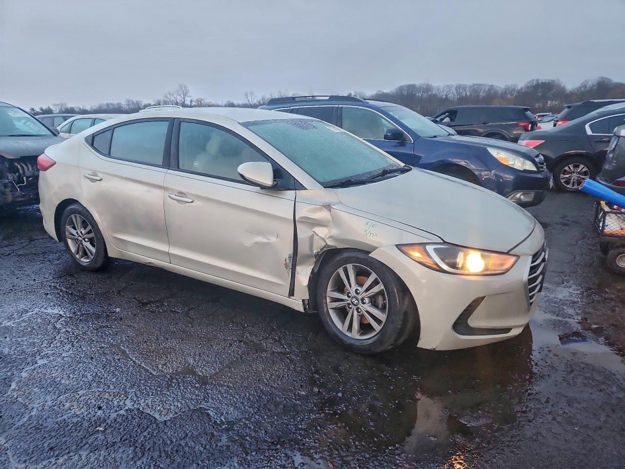 2017 HYUNDAI ELANTRA SE photo 4