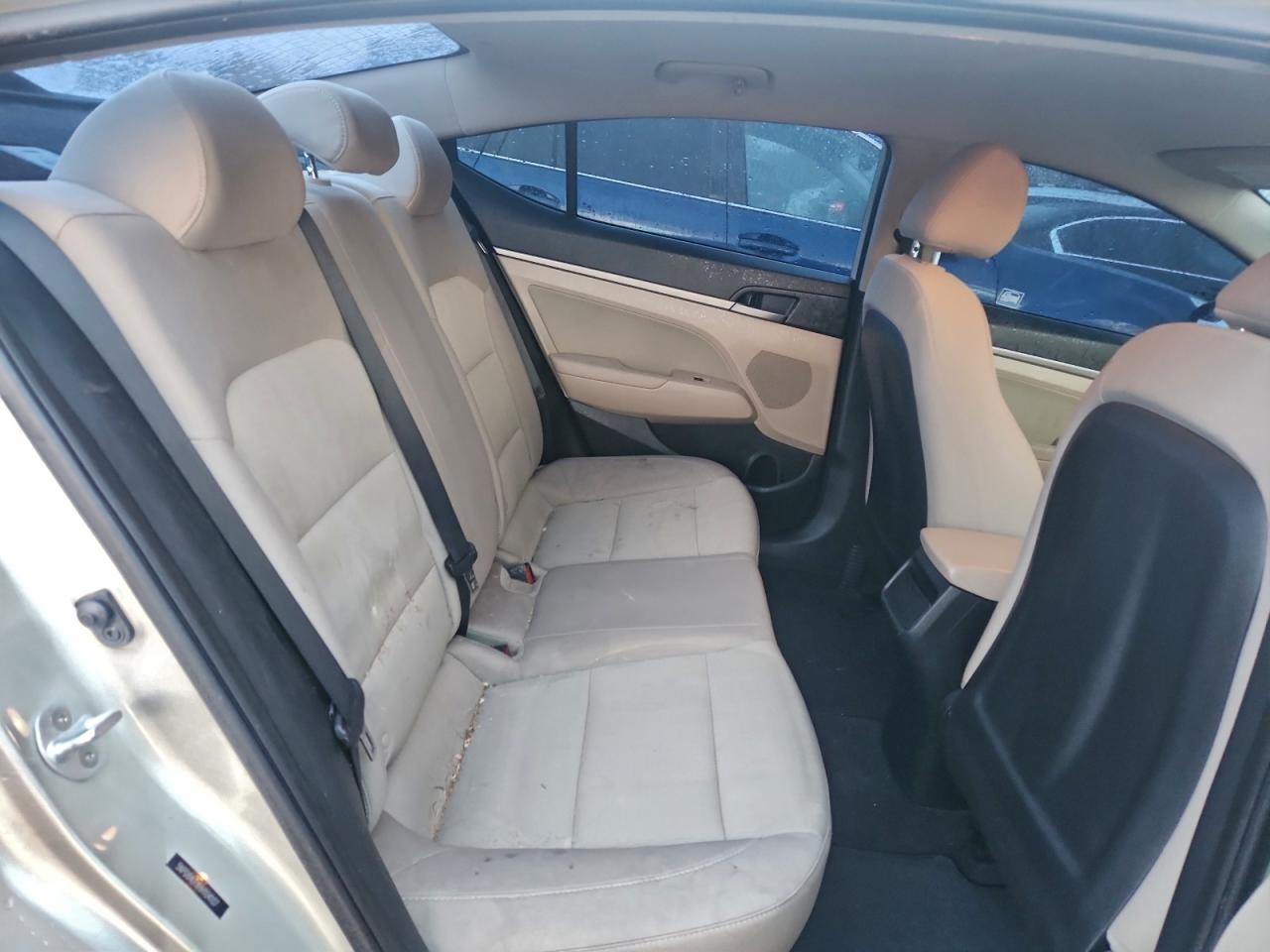 2017 HYUNDAI ELANTRA SE photo 10
