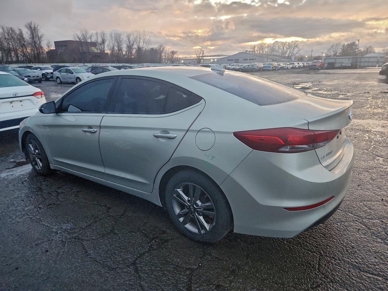 2017 HYUNDAI ELANTRA SE photo 2