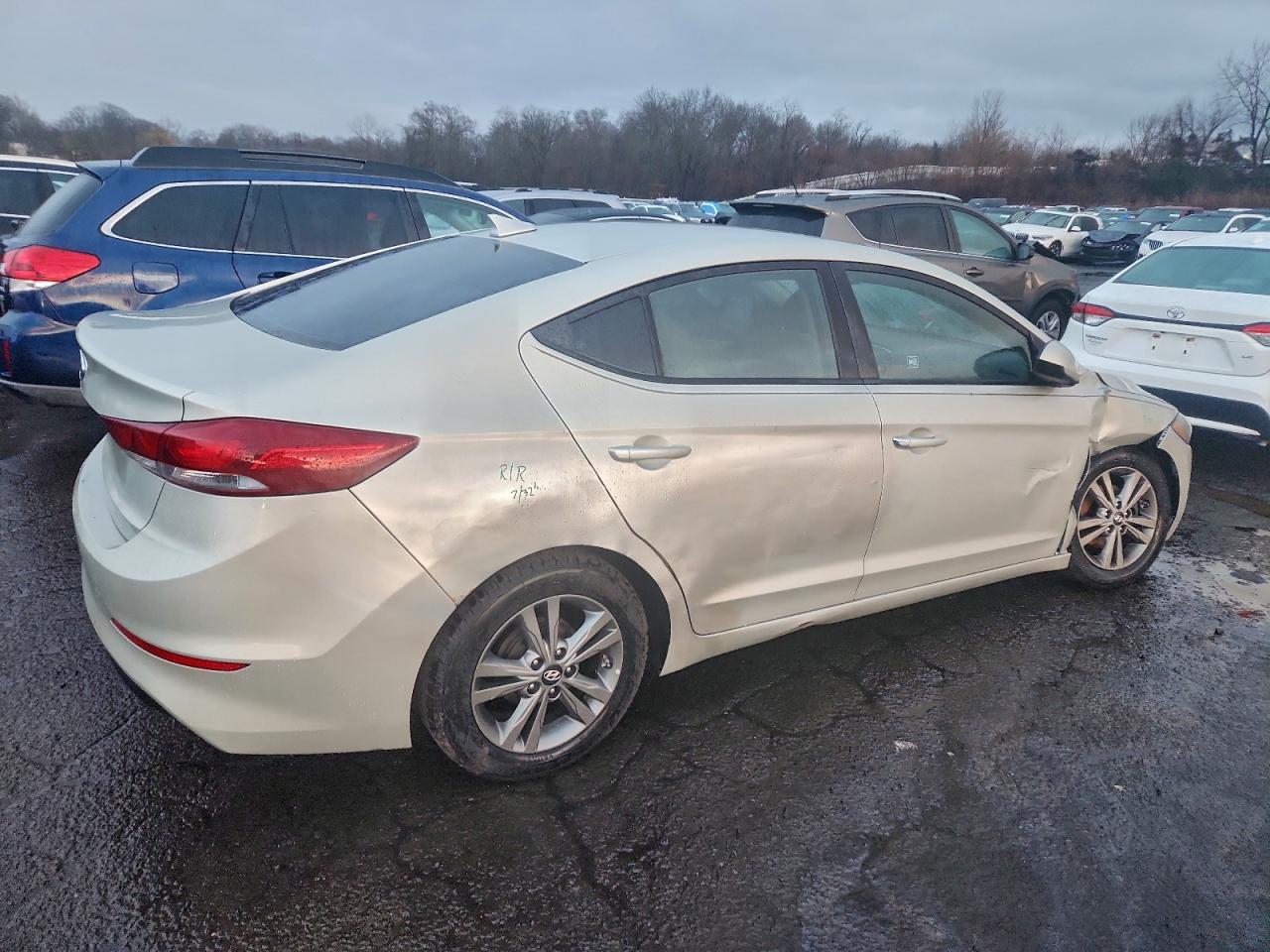 2017 HYUNDAI ELANTRA SE photo 3