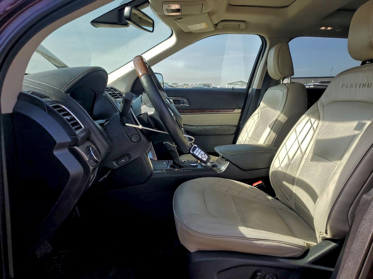 2019 FORD EXPLORER PLATINUM photo 19