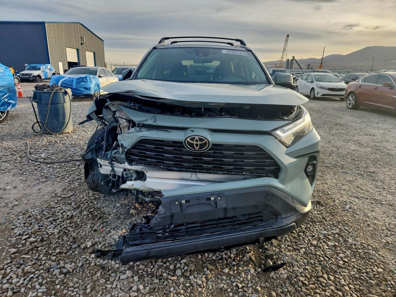 2022 TOYOTA RAV4 XLE PREMIUM photo 9