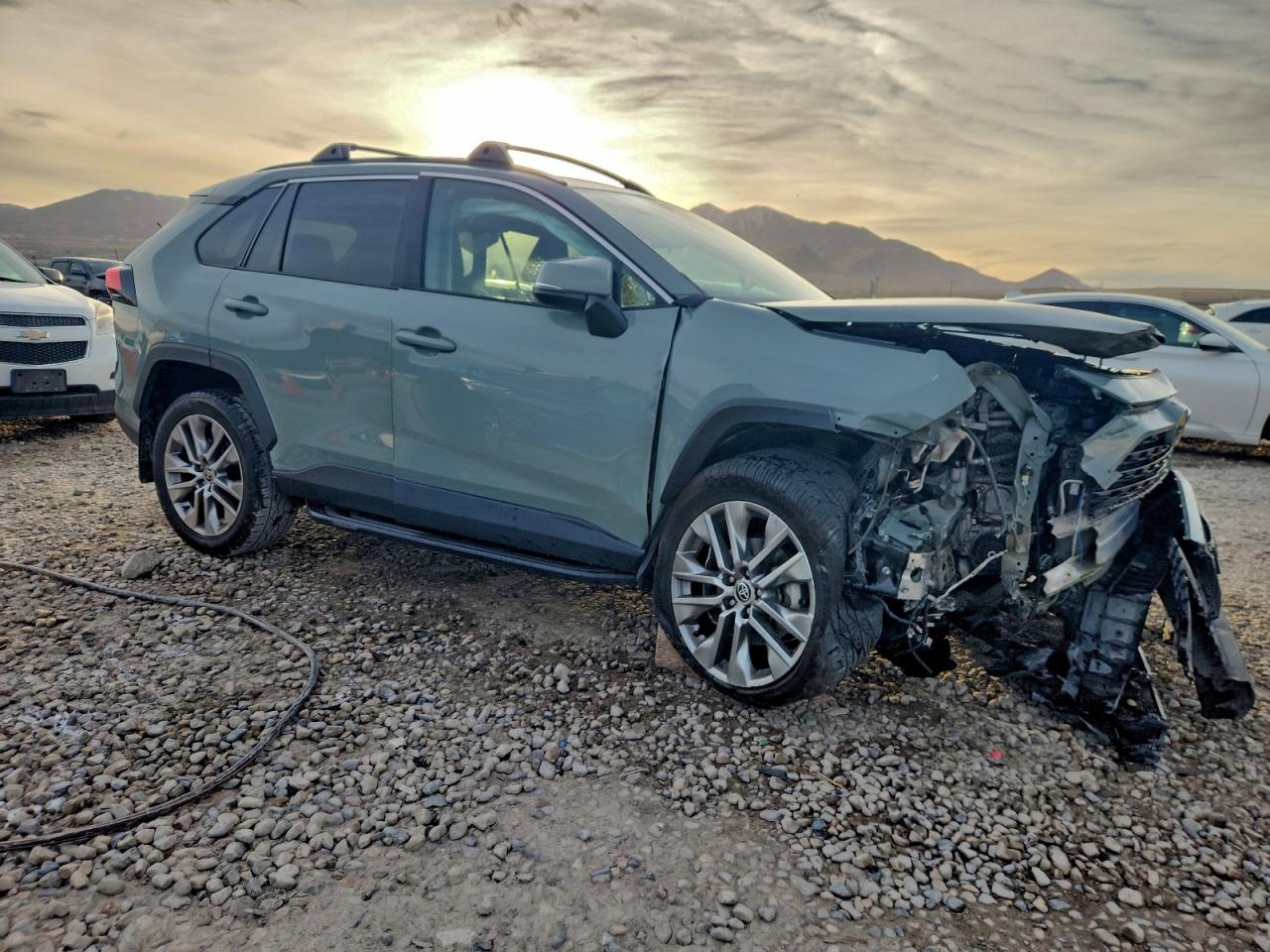 2022 TOYOTA RAV4 XLE PREMIUM photo 7