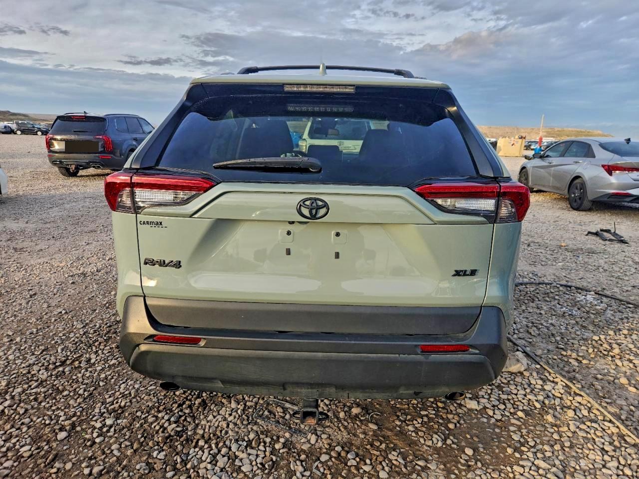 2022 TOYOTA RAV4 XLE PREMIUM photo 11