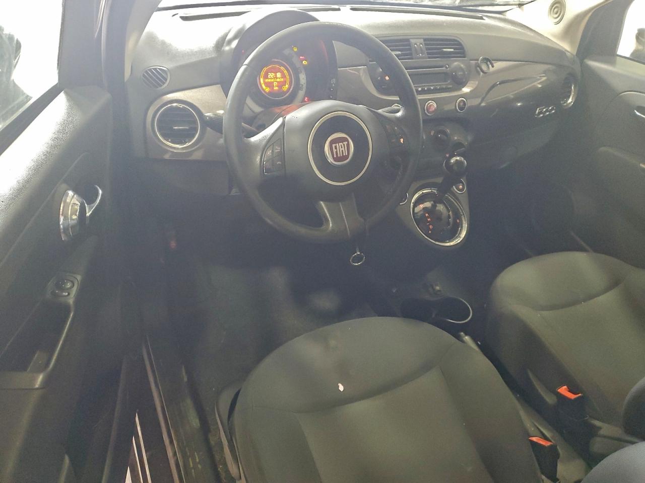 2015 FIAT 500 POP photo 8
