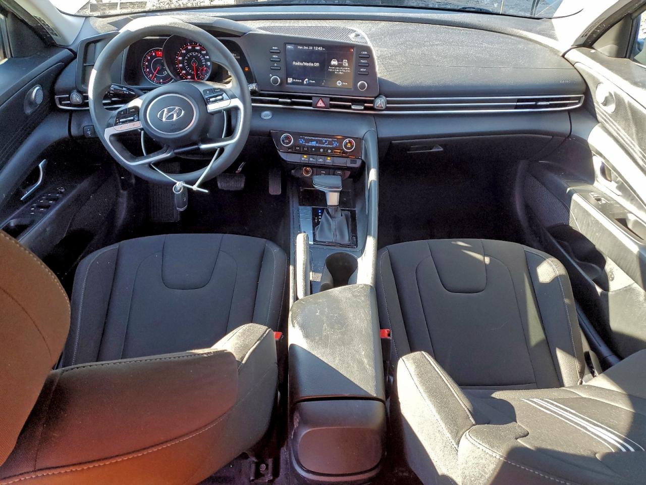 2021 HYUNDAI ELANTRA SEL photo 8