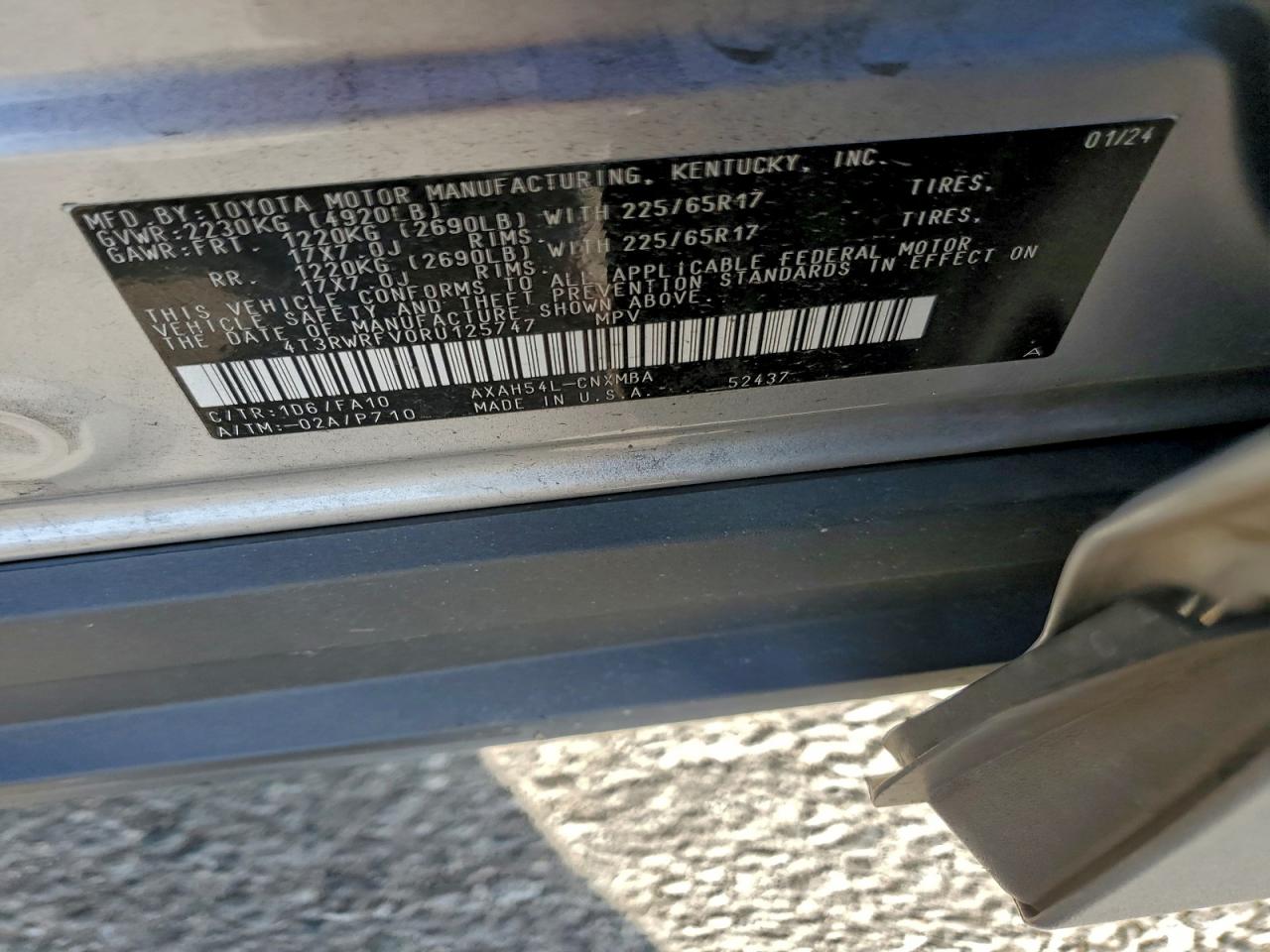 2024 TOYOTA RAV4 XLE photo 13