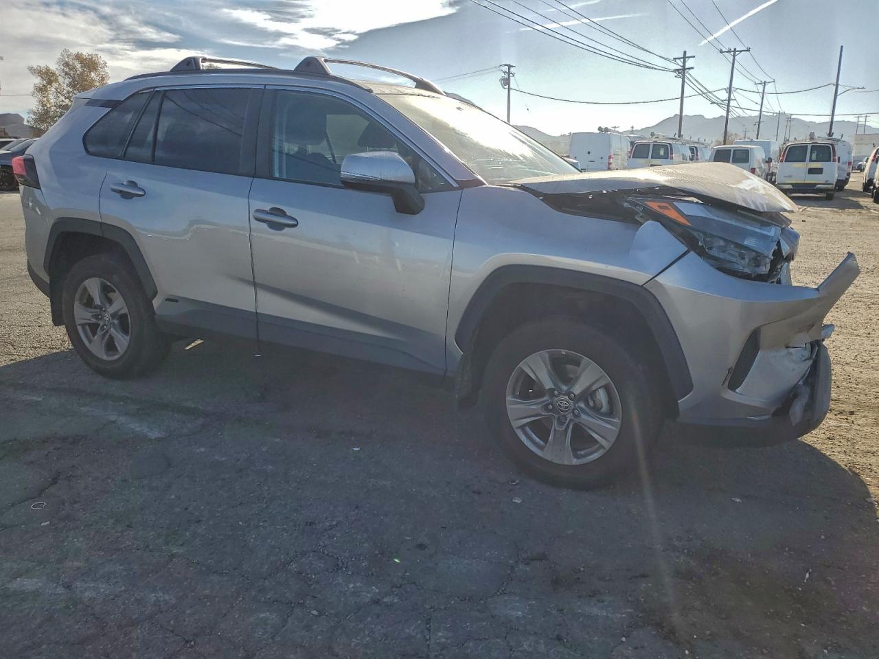 2024 TOYOTA RAV4 XLE photo 4